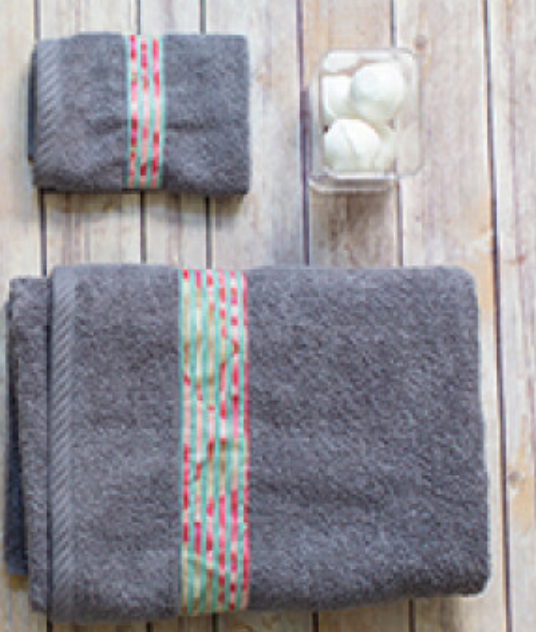 EMBELLISHED TOWEL SET